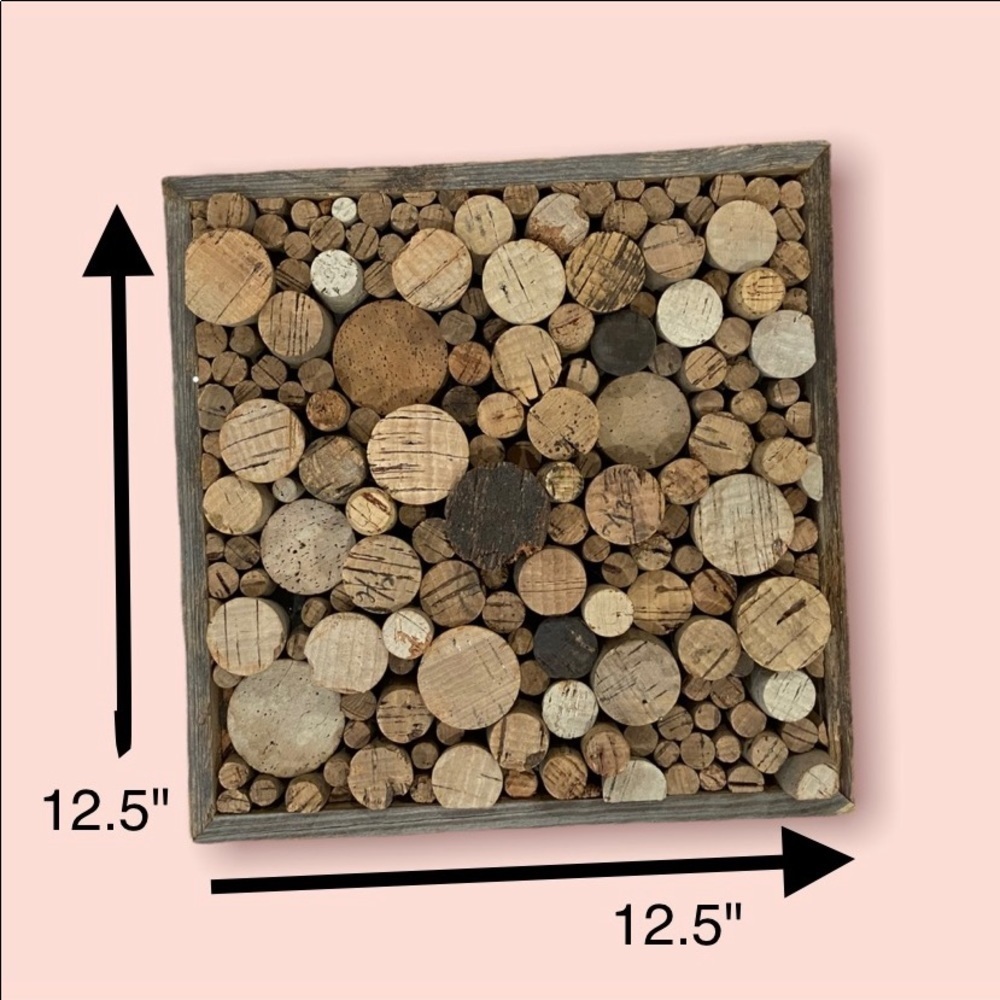 PRE-OWNED Unbranded Wood Frame Filled With Multi Sizes Corks Wall Hanging Decor - Picture 4 of 5